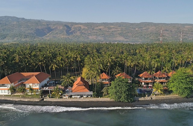 Bondalem Beach Club Bali