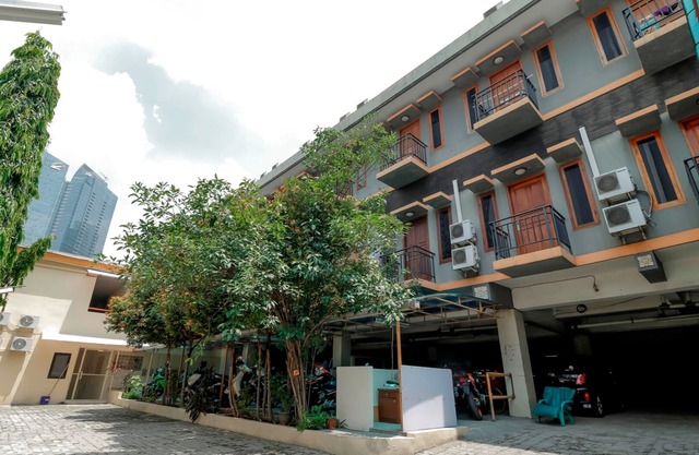 RedDoorz Plus Near Ciputra World Kuningan 2