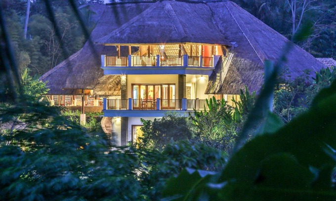 Melayang Resort | 900 m² Resort ∙ 8 bedrooms ∙ 19 guests