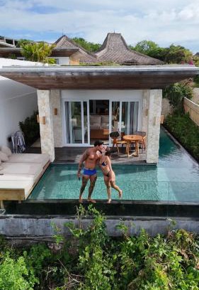 Uluwatu Villa | Beach front Sunset view villas