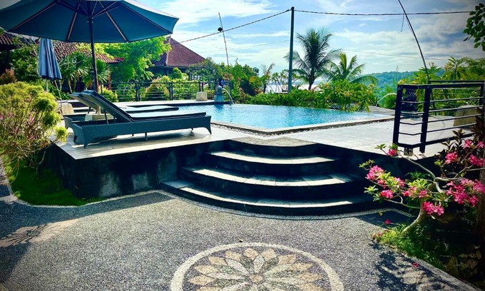 Mushroom Bay House | Dmas Huts Lembongan