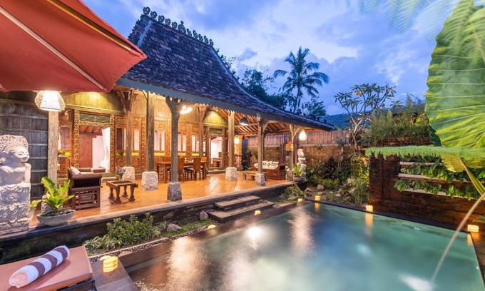 Kedewatan Villa | Roumantic Villa Bunutan