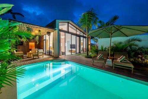 Kutuh Villa | Tropical Vibes Only - Spacious 3BR Villa - Beach & Pool Bliss