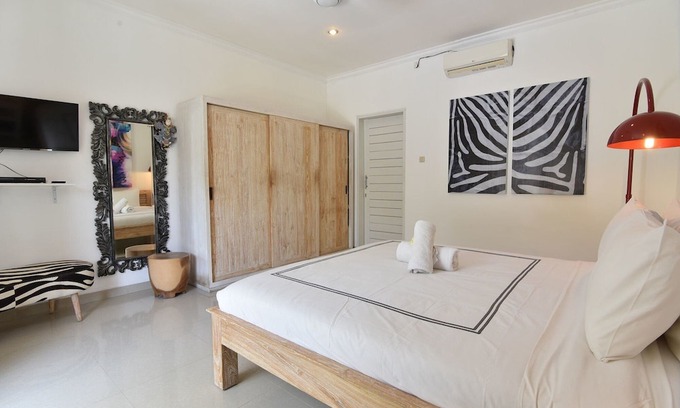 Seminyak Hotel | Villa Bamboo - Great Location Pool Villa in Seminyak