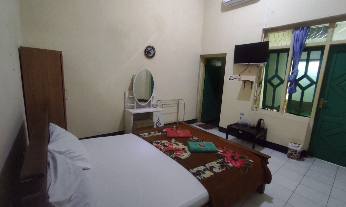 Kutoarjo Hotel | OYO 93048 Hotel Puri Mandiri