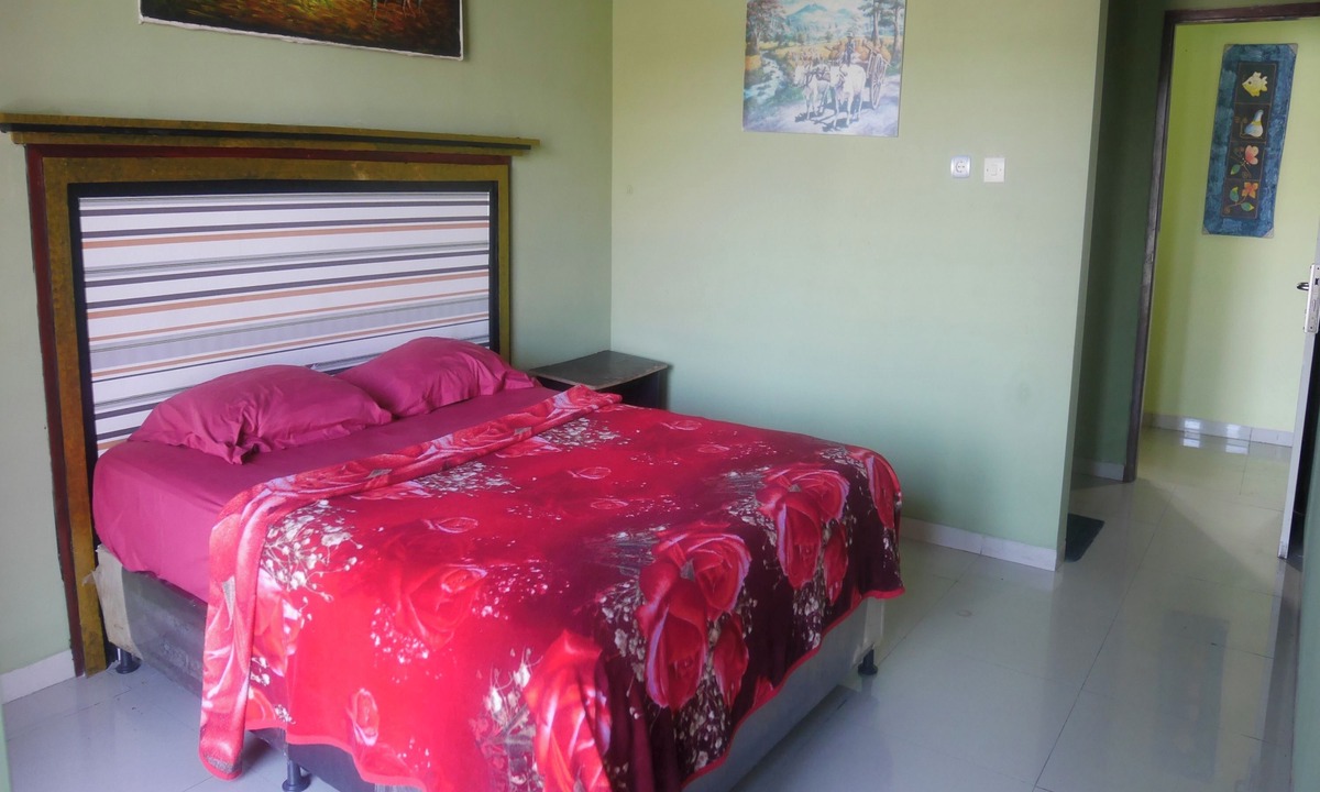 Tretes Hotel | OYO Life 90646 Villa Karsinem Pasuruan