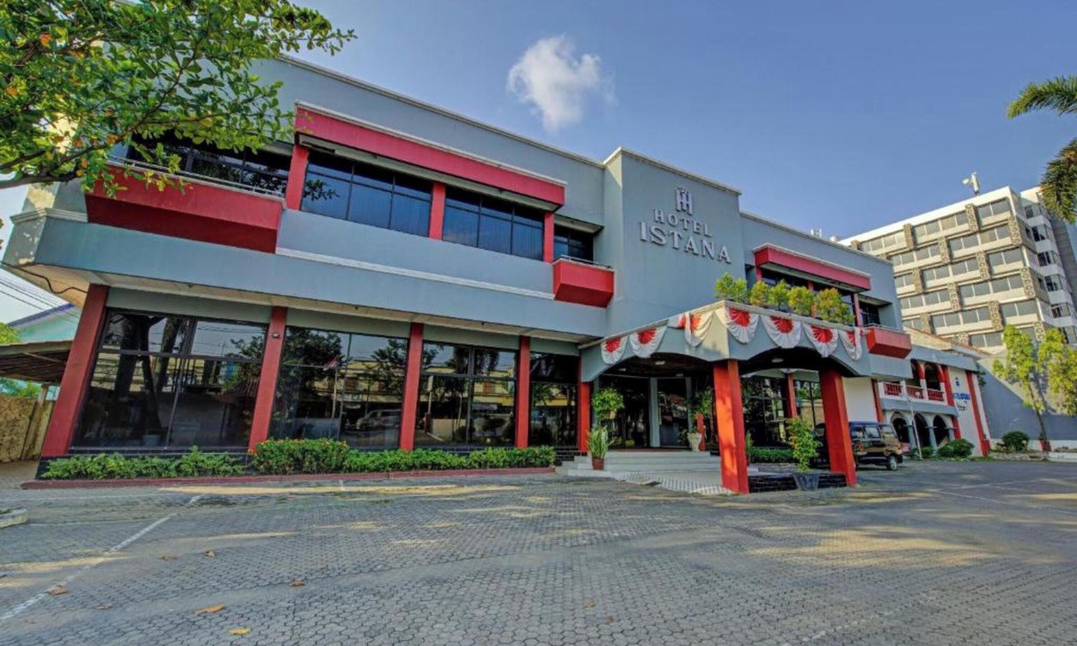 Pekalongan Hotel | OYO 3934 Hotel Istana
