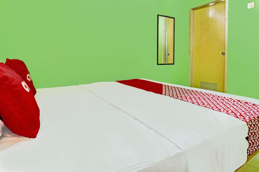 West Cirebon Hotel | OYO 92062 Pondok Aurel Wahidin