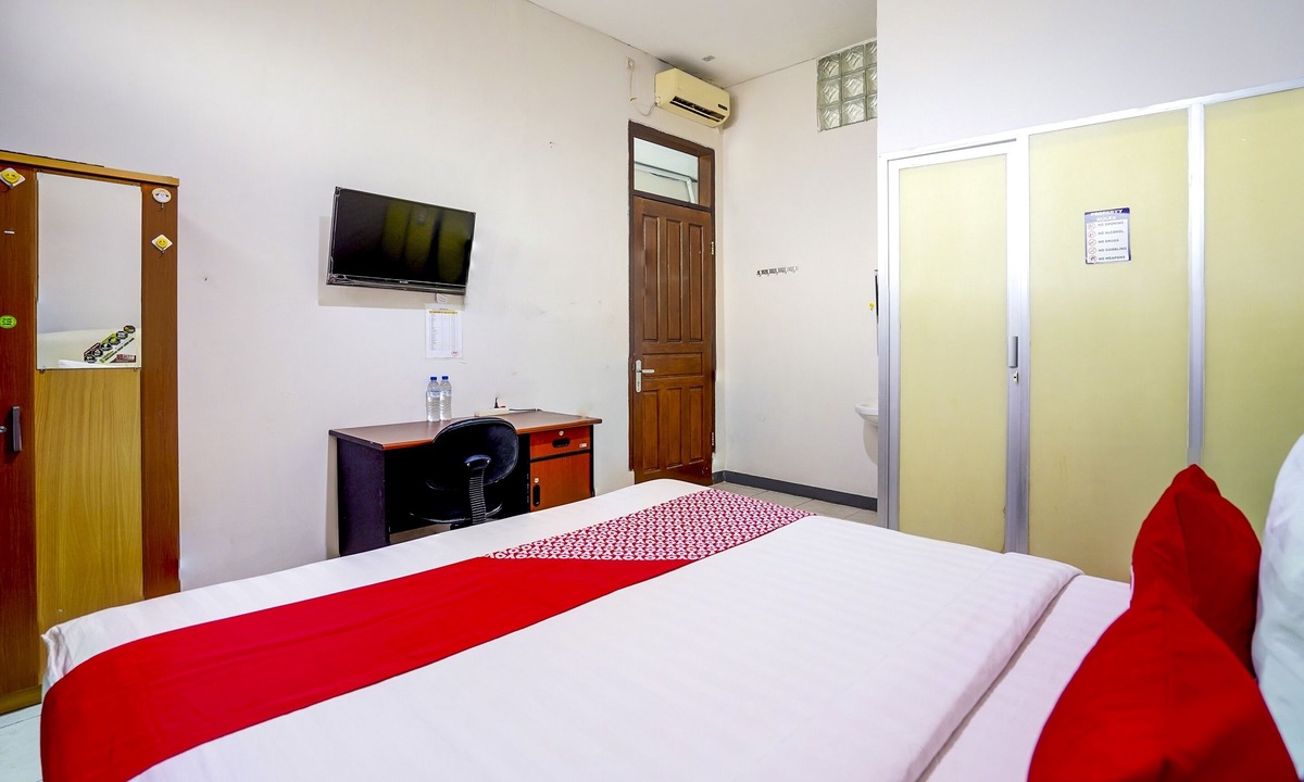 Wonokromo Hotel | OYO Flagship 90890 Bratang Gede Residence