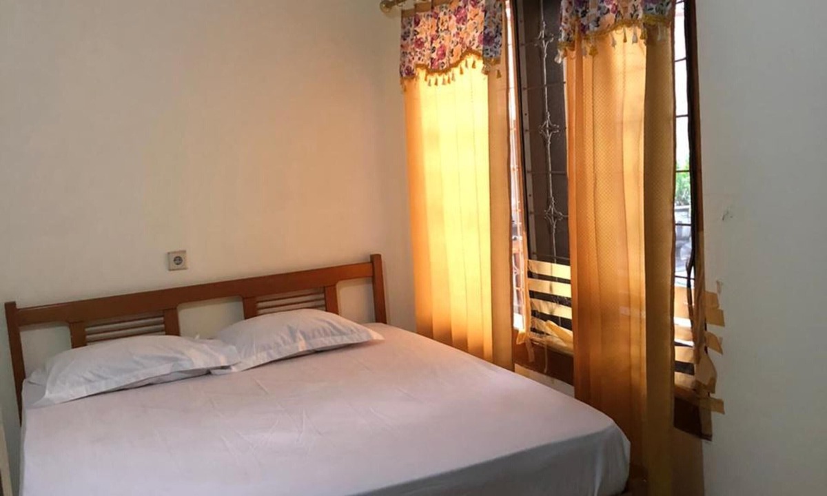 Surabaya Hotel | Hotel O Rumah Oma Syariah