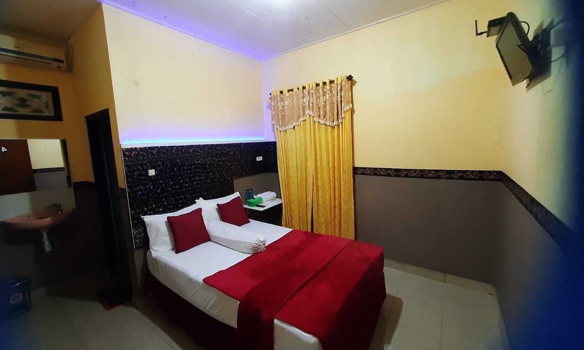 Kalipuro Bed & Breakfast | HALFWAY House