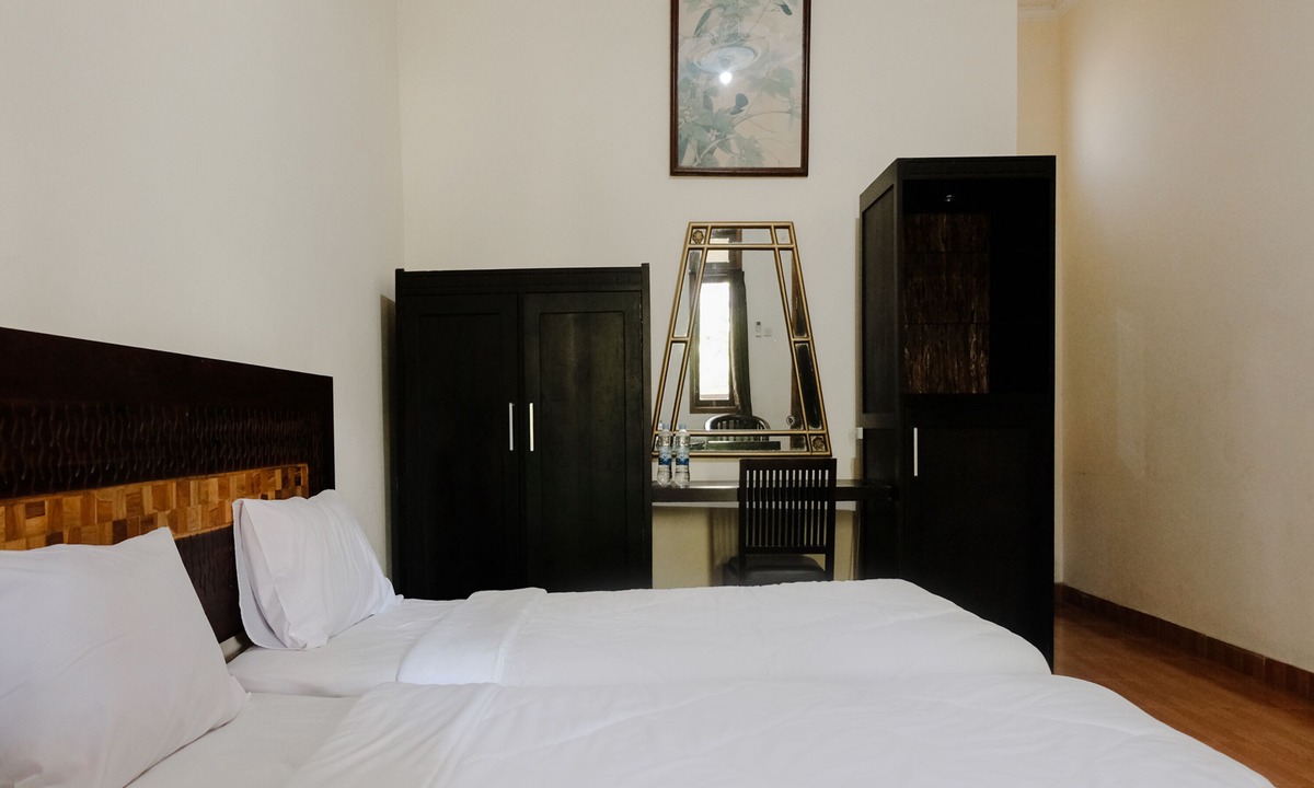 Kalipuro Hotel | Hotel Mahkota Plengkung