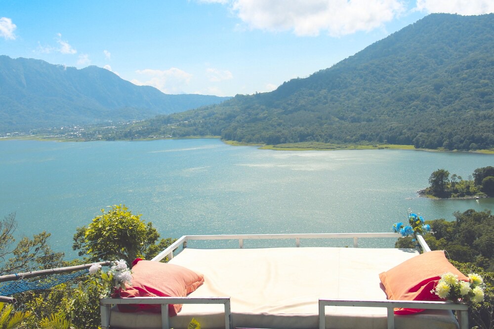 Gobleg Bed & Breakfast | The Garuda Hotel & Restaurant