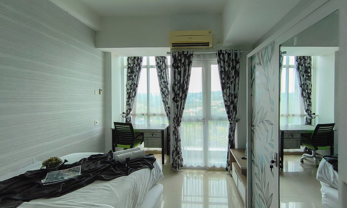 Hegarmanah Apartment | Comfortable Gray Studio Room At Apartment Taman Melati Jatinangor