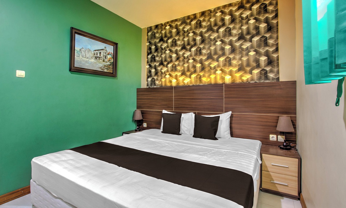 Baki Hotel | Townhouse Oak Syariah near Stasiun Purwosari formerly Graha Gentan Solo