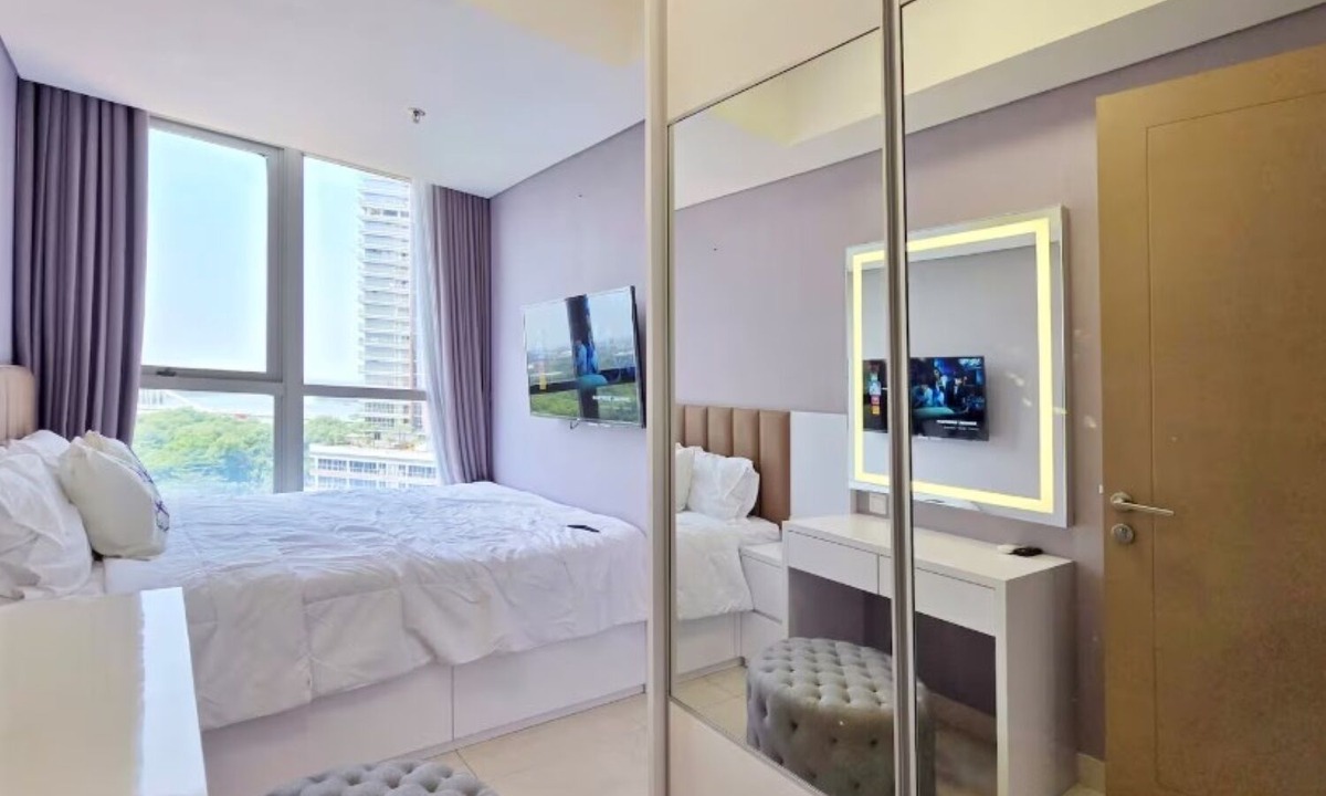 Pantai Indah Kapuk Apartment | By The Pool By SanLiving - 3BR - PIK