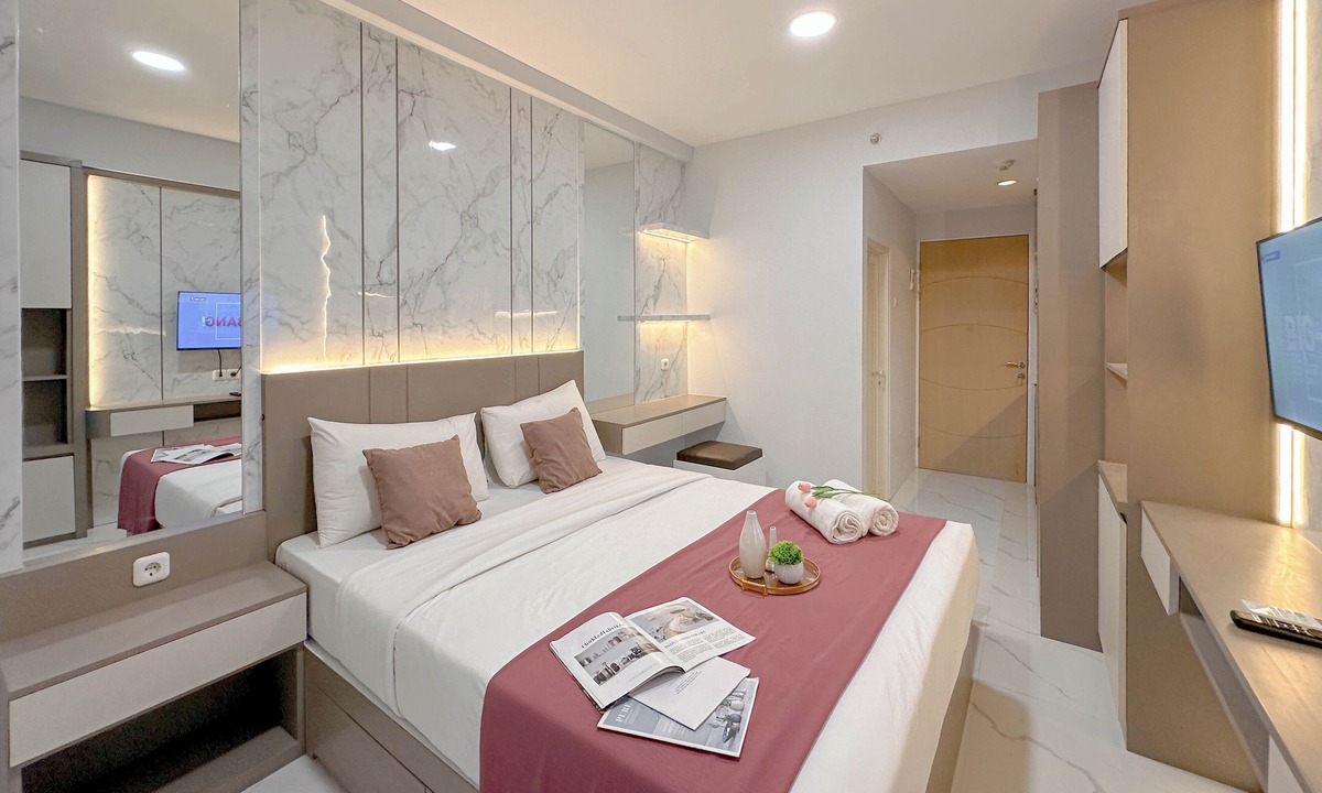 Surabaya Apartment | Wonderful Design Studio At Bale Hinggil Apartment