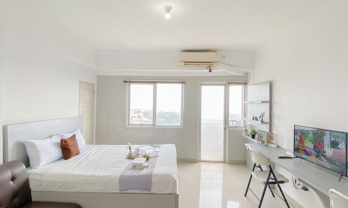 Depok Apartment | Warm And Good Studio Room At Park View Condominium Apartment