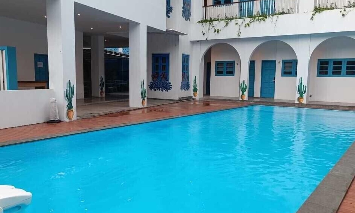 Batu Bolong Hostel | Sunset Paradise Canggu