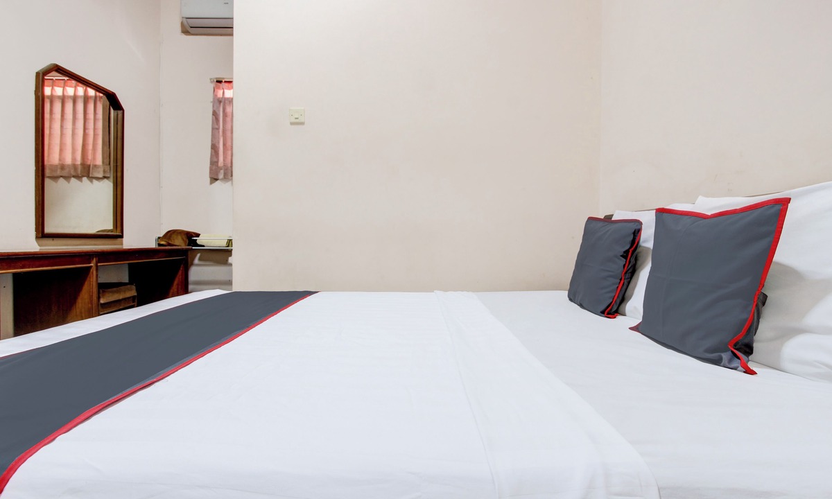 Solo City Centre Hotel | Hotel O Solo near Stasiun Solo Balapan formerly Hotel Trihadhi