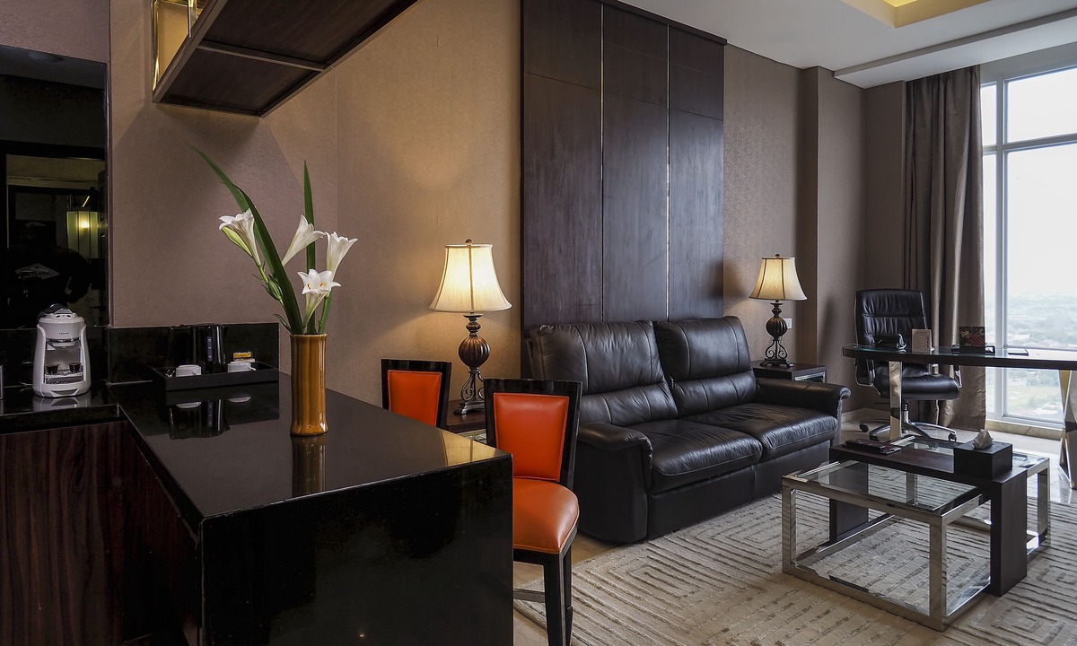 Grogol Hotel | Grand Mercure Solo Baru