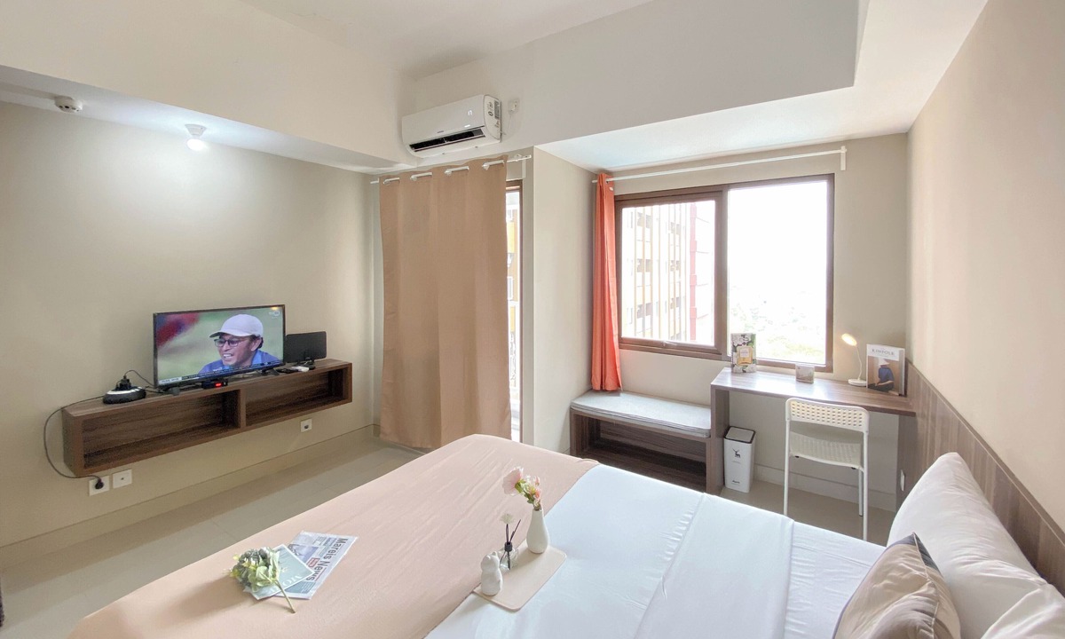Duren Sawit Apartment | Cozy and Warm Studio at LRT City Jatibening Apartment