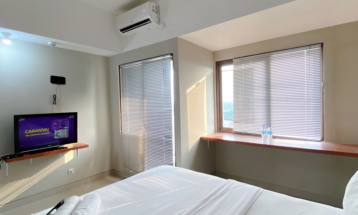 Duren Sawit Apartment | Homey and Minimalist Studio LRT City Jatibening Apartment
