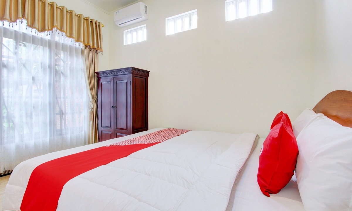 Mungkid Hotel | Hotel O Mbah Carik Homestay Syari'ah