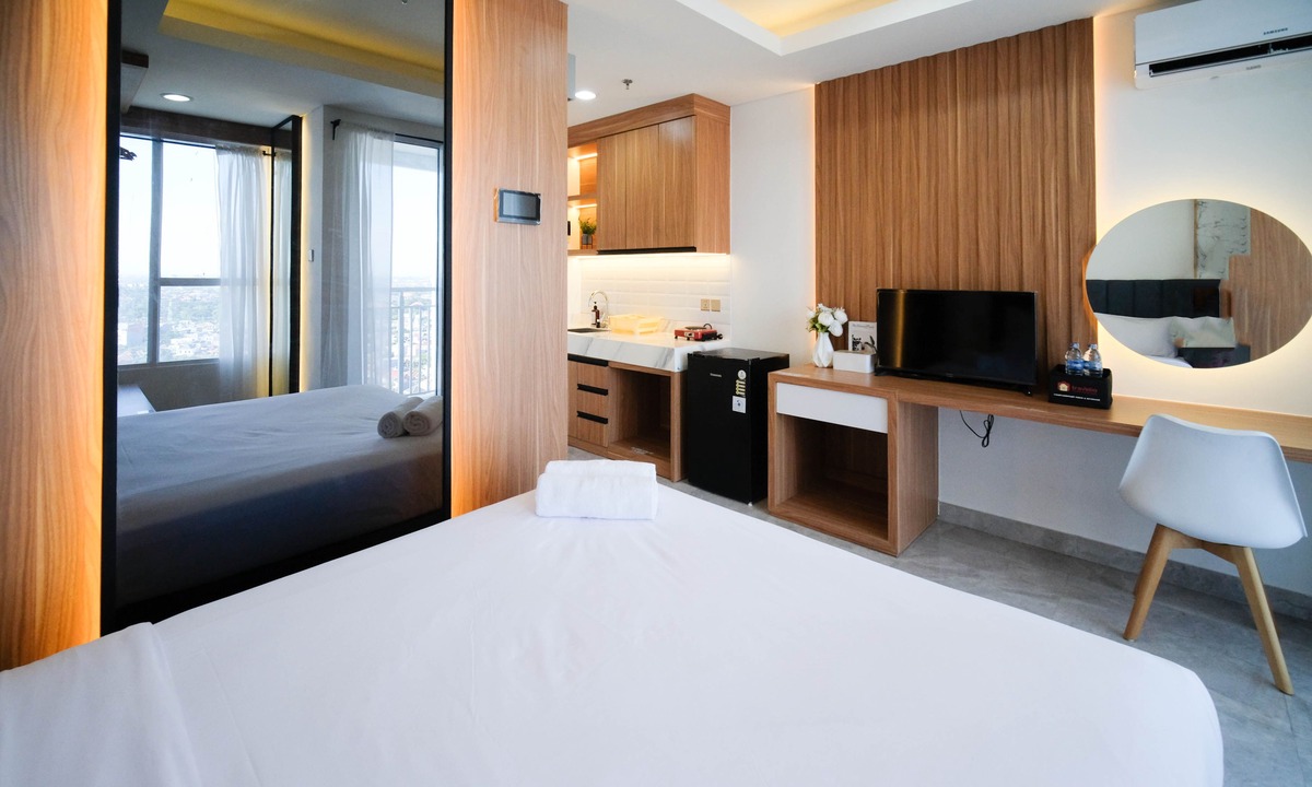 Suko Manunggal Apartment | New And Cozy Studio At 88 Avenue Apartment