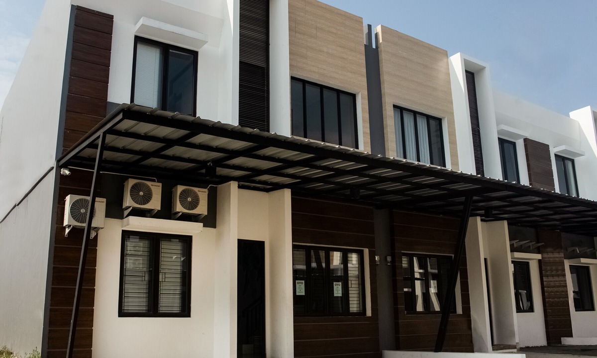 Karawang Hotel | OYO Life 3251 D'daun Inn
