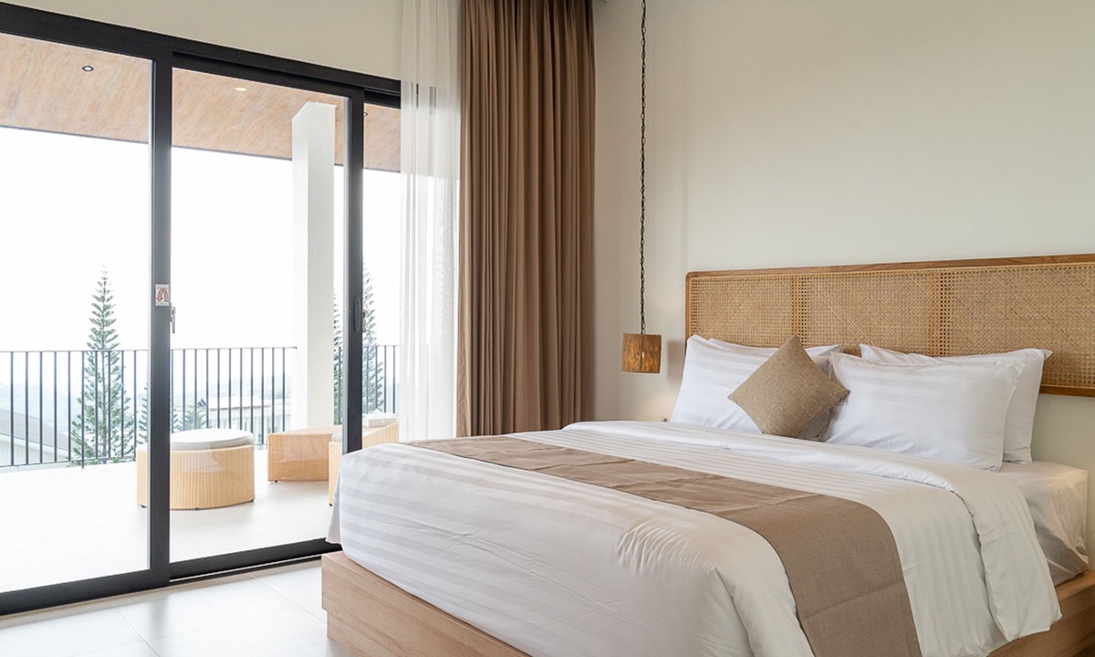 Bandung Villa | Sunrise City View Villa 9 Bedrooms With a Private Swimming Pool and a Billiard Table