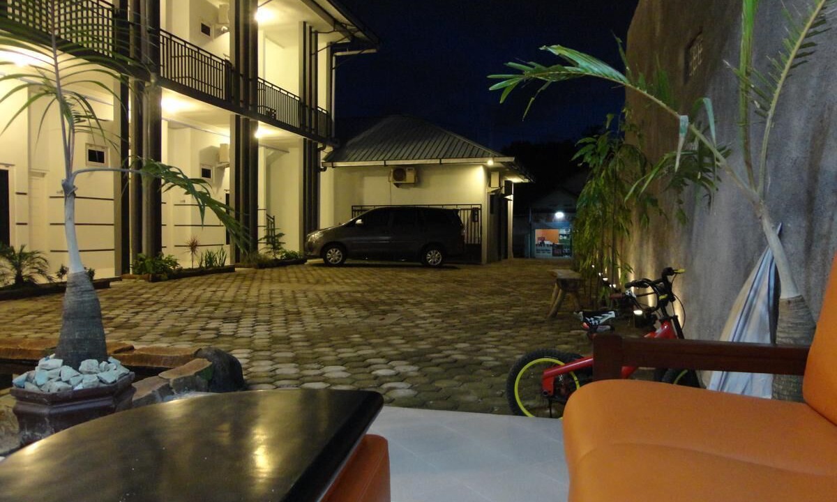 Catur Tunggal House | Pendowo Huis Guest House