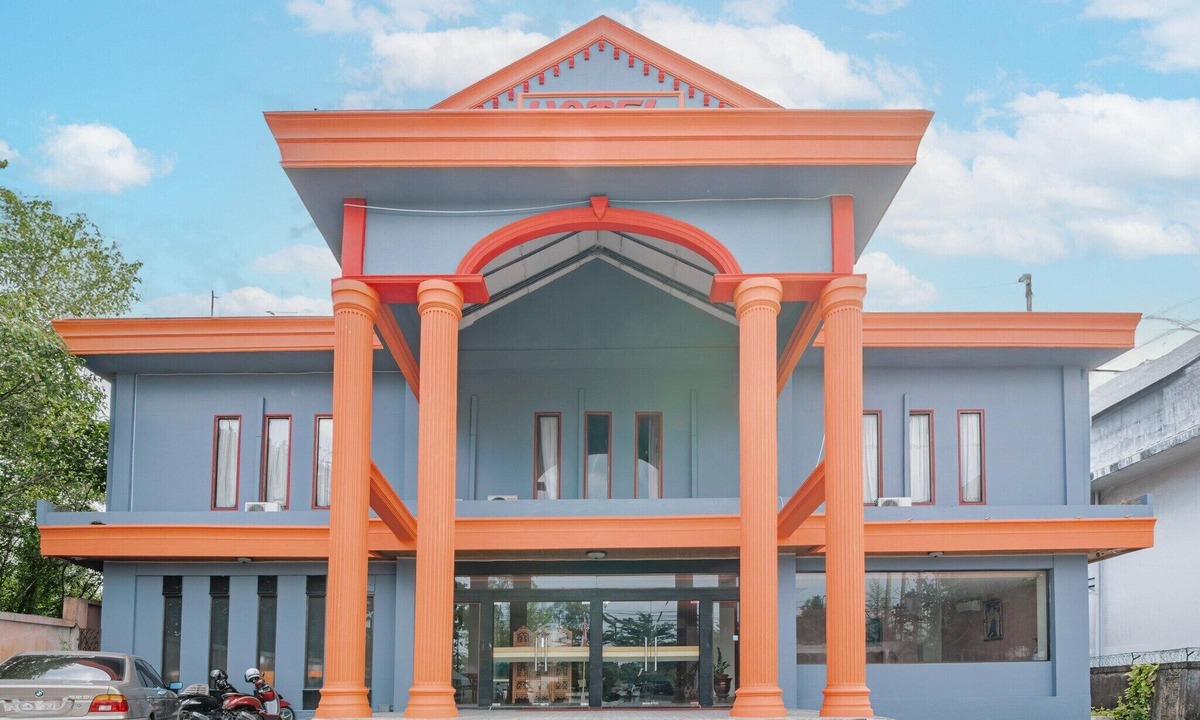 Pekanbaru House | Luxury Deluxe DBL Retreat W/Free WiFi and Parking