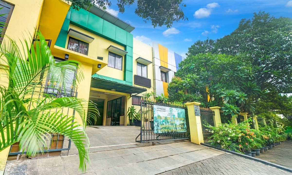 East Jakarta House | Cozy Double Escape W/Free WiFi and Parking