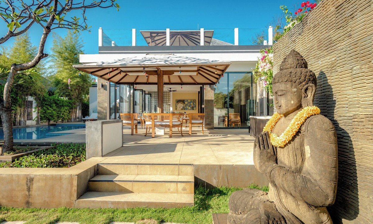 Dencarik Villa | Luxury 13-Bedroom Retreat Estate with Panoramic Views