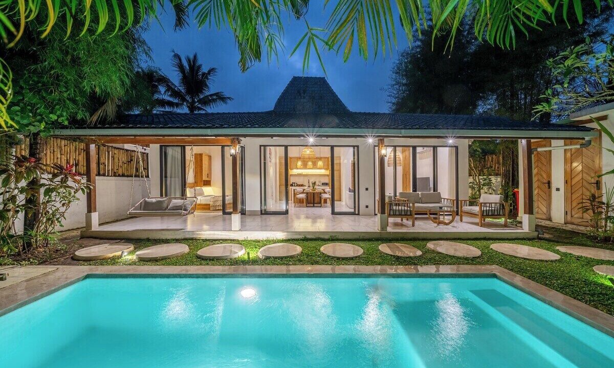 Penestanan Villa | Blue Wave | 3BR Escape in Prime Ubud w Pool+Garden