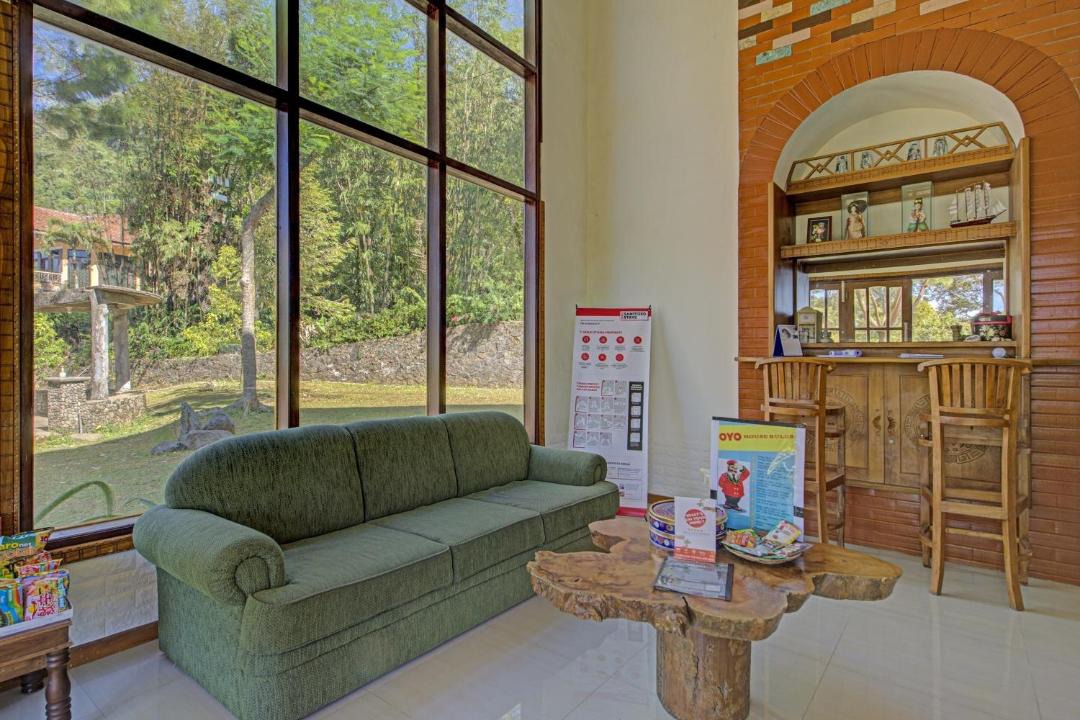 Trawas Hotel | Hotel O Villa Inn App Trawas Bintaro Syariah
