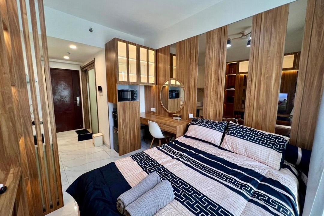 Bumi Serpong Damai Apartment | Apartement Sky House BSD Tower Leonie with Smart TV 43 inch by Morizen Living