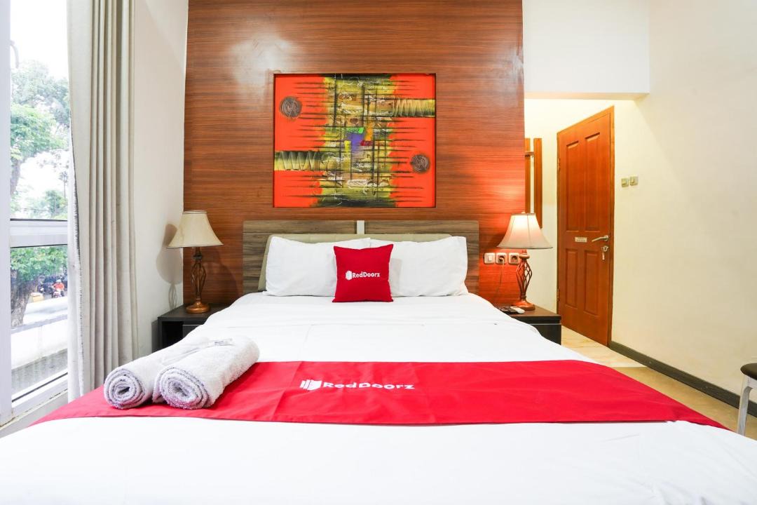 Madiun Hotel | RedDoorz Plus @ Taman Madiun
