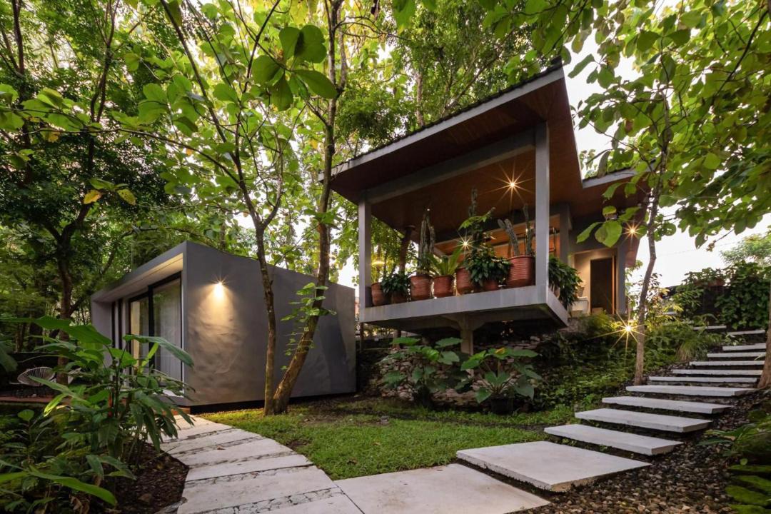 Srimulyo Villa | Guru Giri Forest 2BR Pool Access