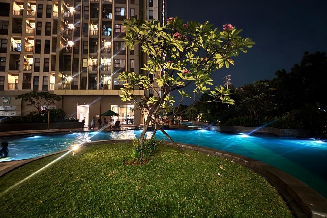 Bekasi Apartment | Transpark Cibubur Duo LIving Netflix
