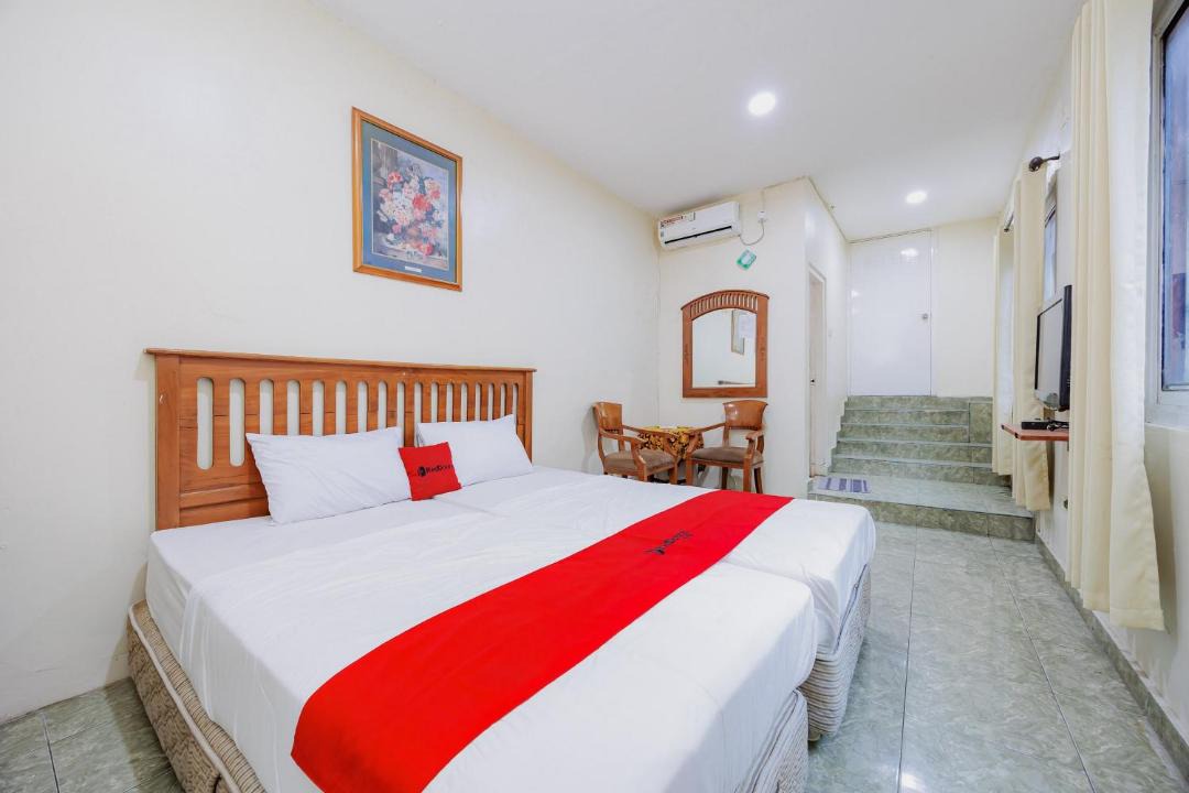 Bogor Tengah Hotel | RedDoorz near Istana Bogor 2