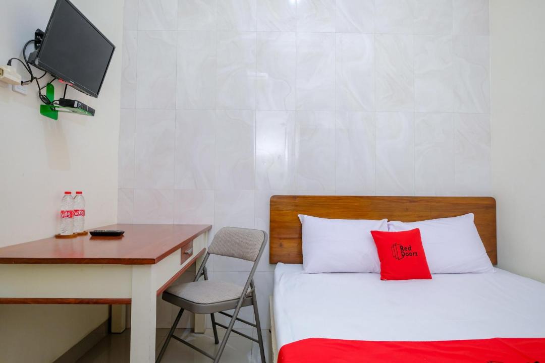 Purwokerto Hotel | RedDoorz at Syariah House Purwokerto