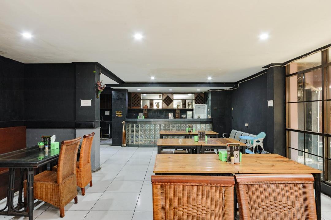 Menteng House | RedDoorz Plus near RSCM Jakarta