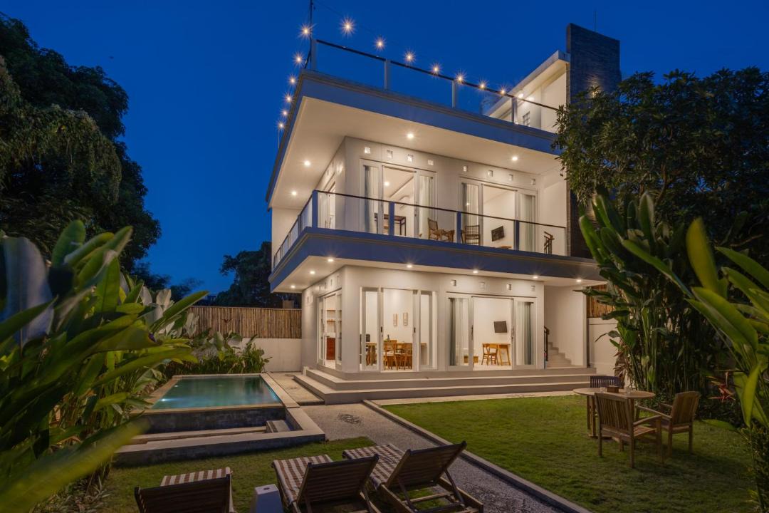 Batu Bolong Villa | Kaizen NEW Modern 3BR Rooftop Cinema Canggu
