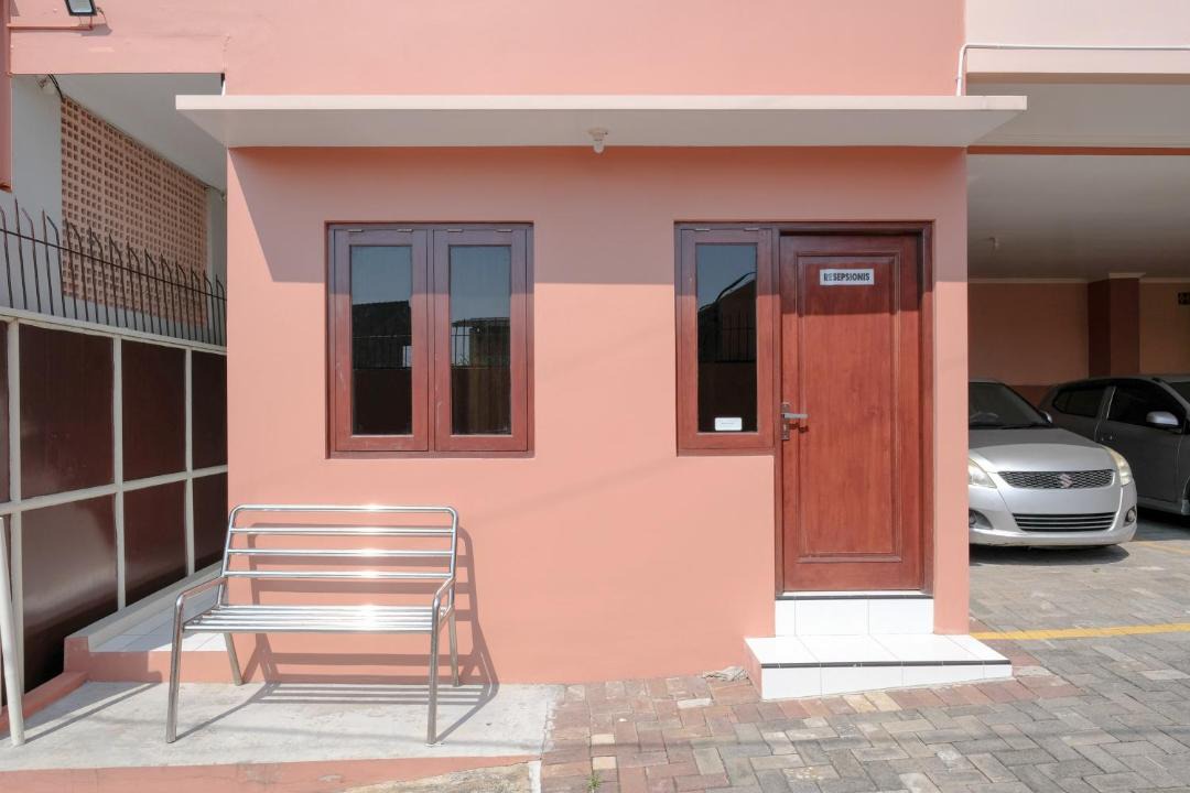 Semarang Hotel | RedDoorz Syariah Miyona near Siliwangi Semarang