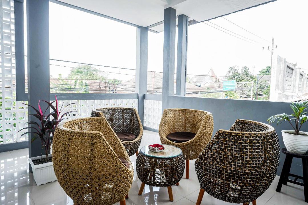 Malang Hotel | RedDoorz Plus @ Kalpataru