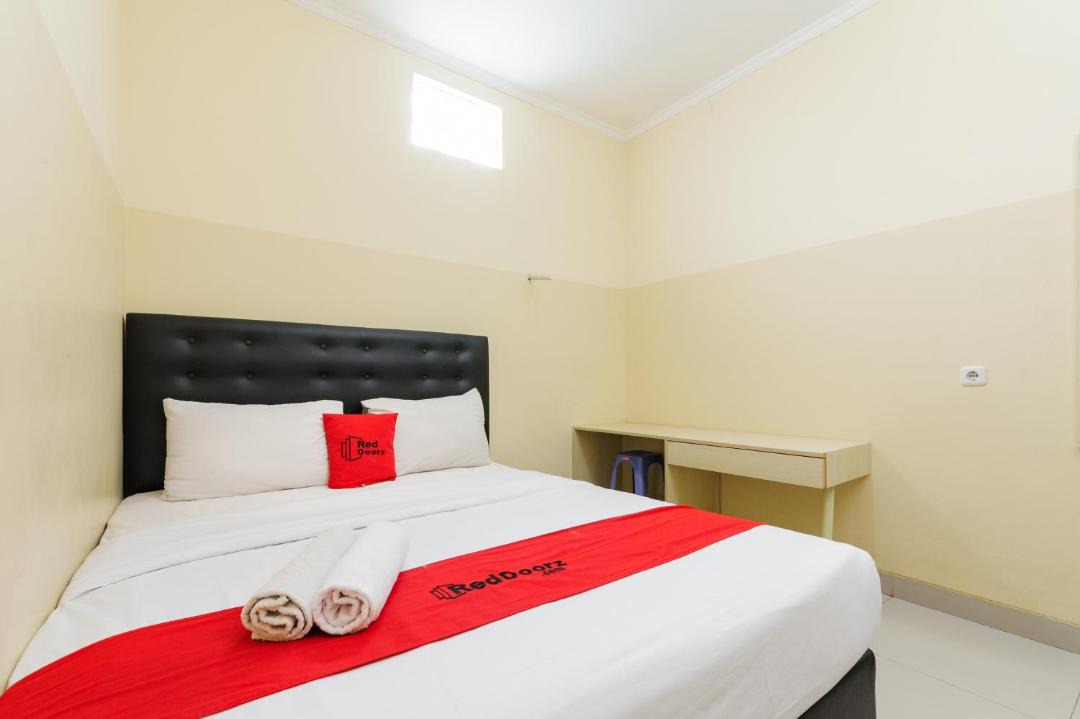 Tanjung Duren Utara House | RedDoorz Plus near Mall Ciputra Jakarta