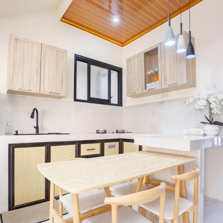 Malang Villa | Sierra Villa Malang - PrivatePool - 4 BR AC