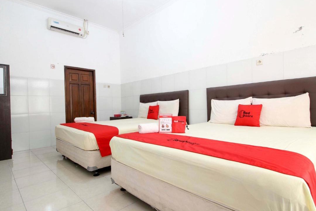 Depok House | RedDoorz @ Seturan Raya